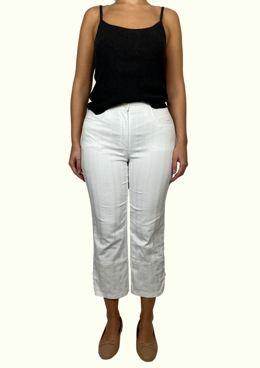 White high waisted capri trousers