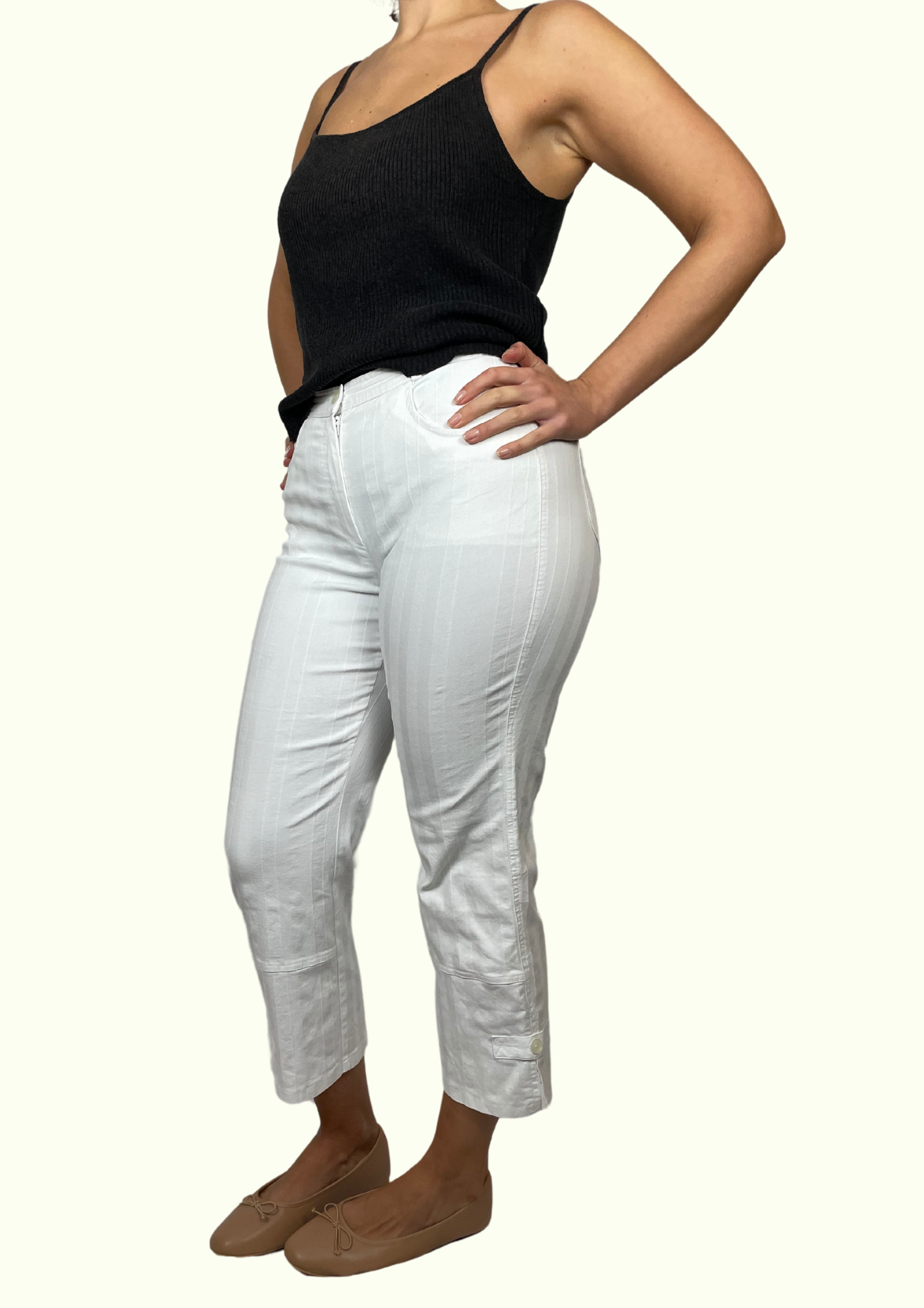 White high waisted capri trousers